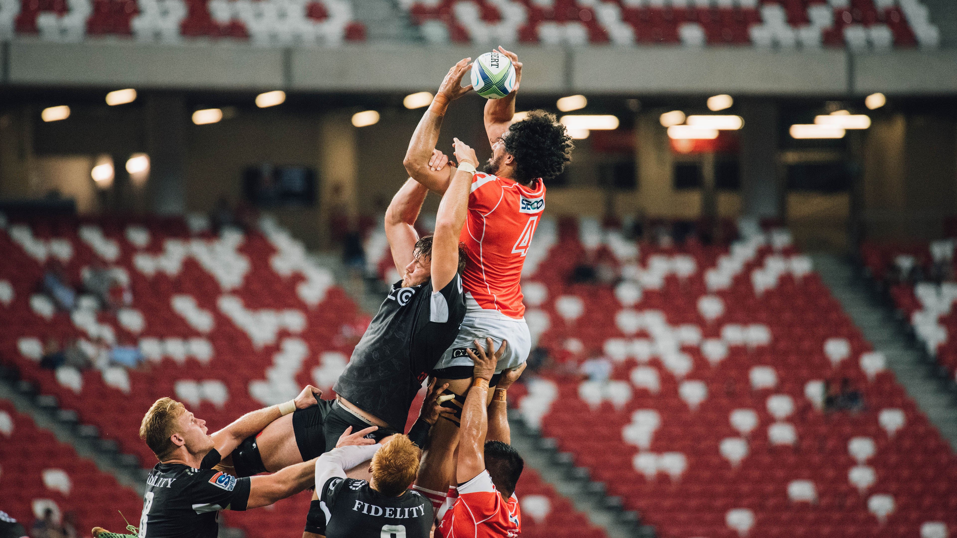 花样比赛现场掌声阵阵,气氛热烈异常,比赛气氛热烈,现场掌声不断