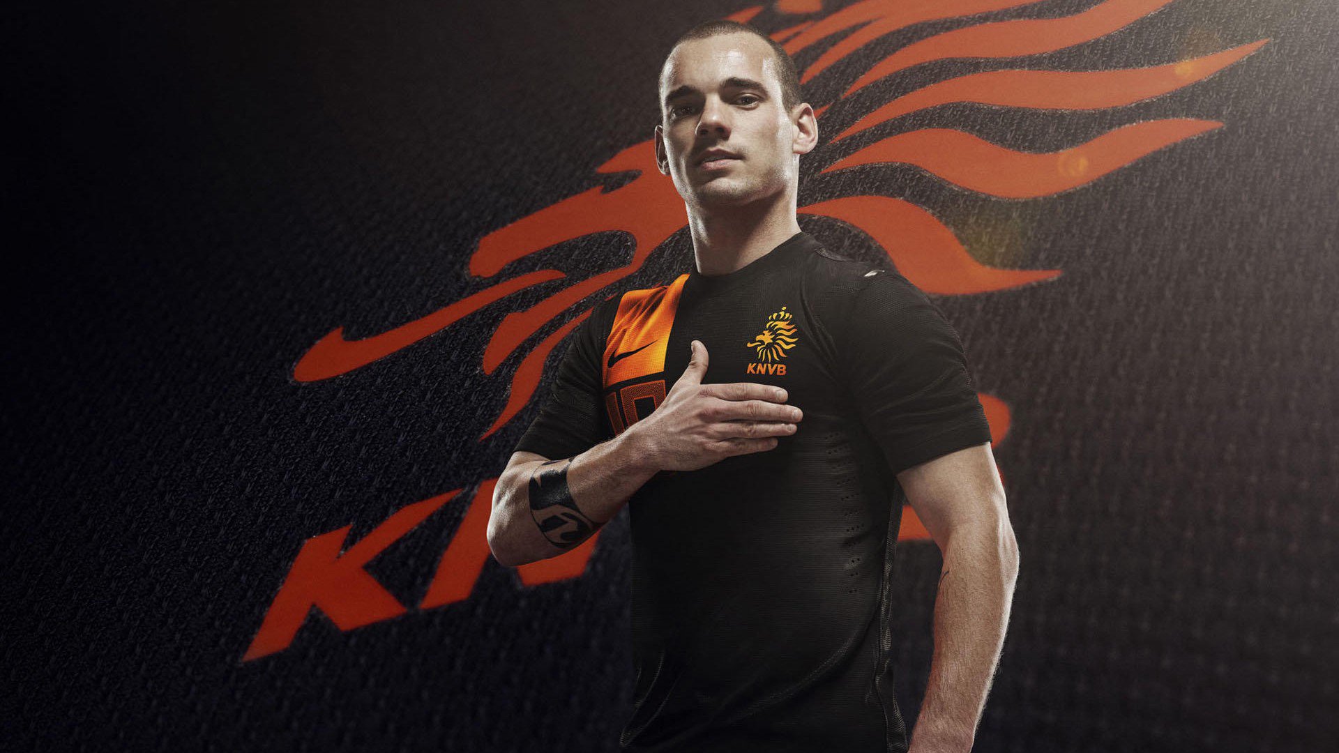 明星专访：球场外的明星生活揭秘，明星踢球